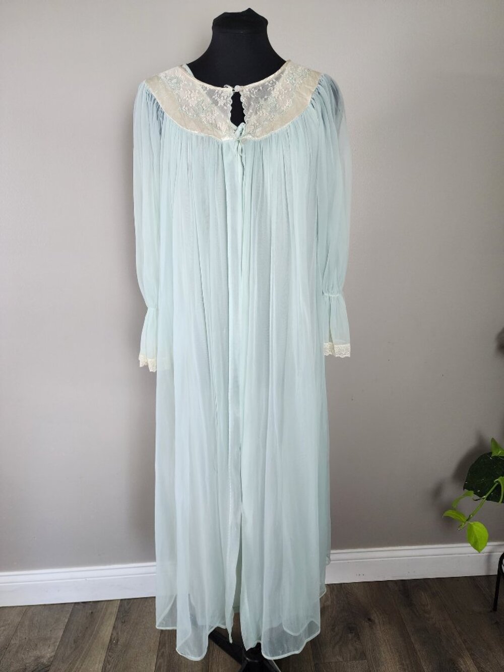 Vintage 70s Movie Star Nightgown Peignoir Robe Large Lace Aqua Coquette